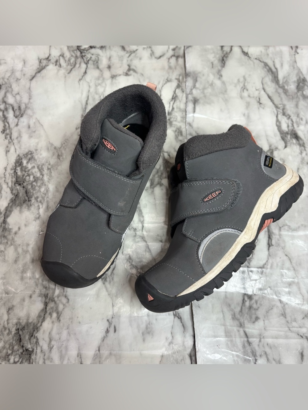 Keen Kids' Gray and Pink Hook-and-Loop Outdoor Boots size 1